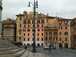  petits immeubles donnant sur la place du parlement